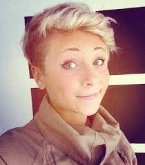 Rocking cute short haircuts for women doesn't necessarily mean chopping all your locks off! 30 Cute Short Hairstyles For Girls