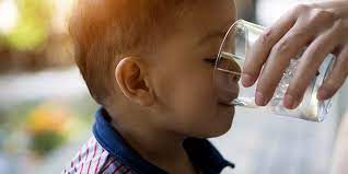 A cup holds 8oz, which equates to 10 cups of water per day. How Much Water Should Your Child Drink A Day Bbc Good Food