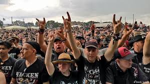 Falls du mitfahren möchtest, kannst du hier auf der seite die bustickets für die tour nach wacken verbindlich bestellen. Wacken Eine Einzigartige Erfolgsgeschichte Musik Dw 03 08 2019