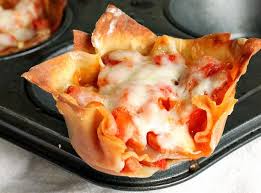 Pin By Bertrand Carole On Recette Pizza Cupcakes Wonton Wrapper Recipes Pizza Appetizers