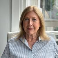 Diane Chew's Instagram, Twitter & Facebook