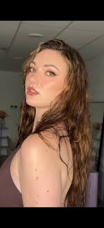 Hi everyone!! I'm looking for a model this Thursday at 10 AM for a makeup  content shoot near Pima & Pinnacle Peak! You'll need to be comfortable