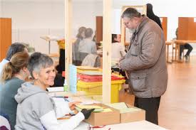 Impfberechtigte der priorisierungsgruppe 3 haben nach der bundesweiten impfverordnung eine erhöhte priorität und werden daher bevorzugt. Impfangebot Fur Wahlhelfer Eine Stadt In Nrw Verzeichnet Sechs Mal So Viele Anmeldungen