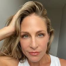 Heidi Burnham's Instagram, Twitter & Facebook