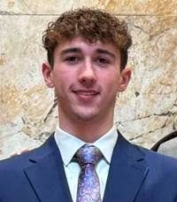 Logan Lanham's Instagram, Twitter & Facebook