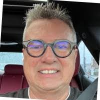 Dee Abell's Instagram, Twitter & Facebook