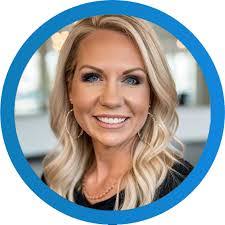 Deanna Dolan's Instagram, Twitter & Facebook