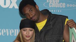 A memorial service for kobe bryant and his daughter will be held february 24 at the staples center in los angeles, nearly a month after they and seven others were killed in a helicopter crash. Die Unsagbare Wahrheit Von Kobe Bryants Frau News24viral