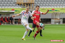 Der zuschauerschnitt lag in der saison 2011/2012 bei etwa 8.847 fans pro spiel. Fotos Sc Freiburg Gornik Zabrze Sv Sandhausen Nur Der Scf