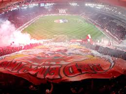 Olympiacos football club, also known simply as olympiacos, olympiacos piraeus or with its full name as olympiacos c.f.p., is a greek profess. Vor Olympiakos Wahnsinn Bayern Fans Cool Fc Bayern