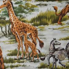 Coupon Tissu Patchwork 30cm X 55cm Les Animaux De La Savane Un Grand Marche Cette bachette est imprimée d'animaux de la savane : coupon tissu patchwork 30cm x 55cm les