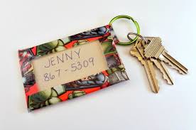 This tutorial creates a compartment for dollar bills, slots for credit cards, a photo id window and even hidden pockets. Make A Duck Tape Id Case Mad In Crafts
