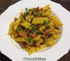 Puoi sperimentarle con funghi porcini freschi, senza panna, per un sugo più leggero e ricco di profumo di sottobosco; Pasta Con Zafferano Funghi E Speck Ricetta Primo