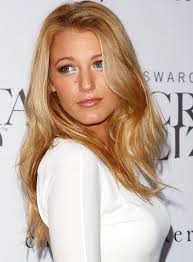 Altin Sarisi Sac Rengi Kimlere Yakisir Blonde Hair Color Honey Hair Color Honey Blonde Hair Color
