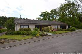 Haus kaufen in wadgassen 3 häuser zum kauf in wadgassen. Wadgassen Grosszugiger Winkel Bungalow In Sonniger Wohnlage Fur Menschen Mit Anspruch Haus In Wadgassen Einfamilienhaus