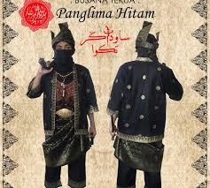Kalau raja, penghujung tanjak pasti tinggi dan tajam, iautu melambangkan darjat dan kuasanya. Seringkali Diceritakan Kepada Semua Tentang Panglima Hitam Yang Mana Pergerakan Silatnya Amat Pantas Warrior Costume Princess Illustration Traditional Outfits