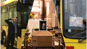 Ne Supportant Plus Son Travail De Chauffeur Tec A Liege David 25 Met Fin A Ses