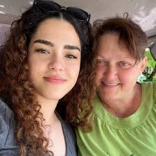 Ofelia Adi Dumbra added a new photo.