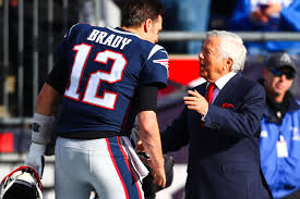 Let the trash talk begin, brady calls out rodgers and dechambeau. Tom Brady Returns Patriots Owner Robert Kraft Excited For Buccaneers Qb To Play In New England Masslive Com