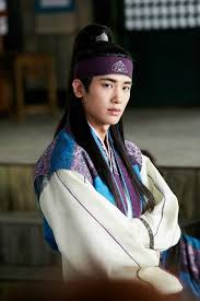 Hwarang (beautiful knights/güzel savaşçılar veya çiçek açan şövalyeler) adı verilen ve genç erkek savaşçılardan oluşan bu elit grup; Pin On Jh