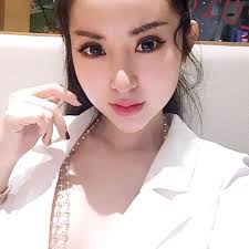 Anna Thao's Instagram, Twitter & Facebook