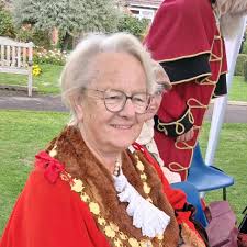 1985 was a big year for chard, with a year long celebration in honour of  bishop Jocelyn signing the charter to create the borough of chard in 1235,  known then as Cedre.