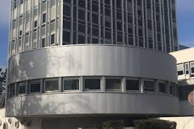 Acteur essentiel du développement d'une nouvelle offre d'habitat l'opac d'amiens construit, entretien et gère un parc. Pose Effectuee Sur Une Facade Courbe Avec Un Rayon De Courbure Egal A 6 80 M Pour Une Surface Totale De 97 M Isolation Thermique Exterieure Amiens Isolation