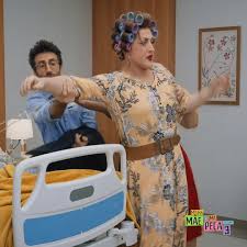 The film is based on the play of the same name created and starred by paulo gustavo. 924 Curtidas 16 Comentarios Minha Mae E Uma Peca 3 Minhamaeeumapeca3oficial No Instagram Dona Herminia Esta De Volta E Voce Nao Female Curlers Roller