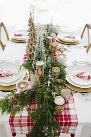 For a longer table, try using 3 smaller rectangular boxes and spacing them out to create a. Farmhouse Rustic Country Christmas Table Decorations Decorated Life