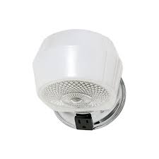Spammie, i had a terrible time finding mirrors. Nuvo 5 60w Vanity Light W Crystal Accent Outlet Polished Chrome Nuvo 77 121b Homelectrical Com