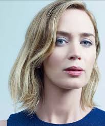 The devil wears prada is a 2003 novel by lauren weisberger about a young woman who is hired as a personal assistant to a powerful fashion magazine editor, a job that becomes nightmarish as she struggles to keep up with her boss's grueling schedule and demeaning demands. Devil Wears Prada Cast In Real Life 2020 Reviewit Pk