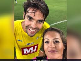 Kaká is a famous brazilian football player. Woman Referee 1st Books Brazil Legend Kaka Then Takes Selfie Mid Match Watch Football News