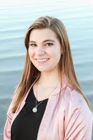 Clarissa Bean's Instagram, Twitter & Facebook