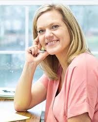 Jennifer Logan's Instagram, Twitter & Facebook