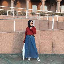 Последние твиты от pecinta silky hijab (@hijabshinee). Morning Gaess Today Im Wearing Skirt Jeans From Mademoisellshp Very Comfy Xoxo Via Nagement Girls Jeans Fashion Hijab Casual Fitness Fashion Outfits