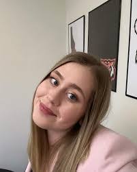 Emma Watts's Instagram, Twitter & Facebook