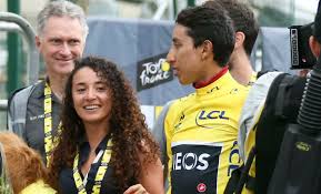 Colombia's egan bernal takes the overall lead in the giro d'italia after storming to victory on the ninth stage. A Que Se Dedica La Novia De Egan Bernal