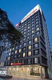 The hotel offers business and leisure travellers a refined experience with cosy rooms equipped with modern amenities for ultimate ambience. Hotel Travelodge Bukit Bintang Kuala Lumpur Kuala Lumpur Hotelopia