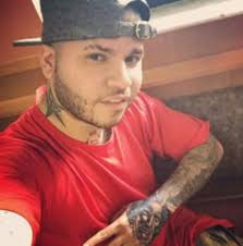 With solid roots in reggaeton and latin trap. My Baby Farruko Y Su Nuevo Tattoo Cantantes Reggaeton Fotos