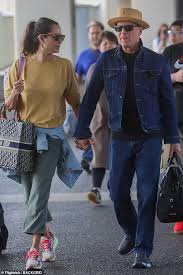 Exes bruce willis and demi moore have 3 amazing daughters together. Bruce Willis Rocks Double Denim As He Leaves Hawaii With His Wife And Kids Following Idyllic Holiday Daily Mail Online