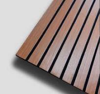 AKUSTISK panel (1,74m2) med SELVKLÆBENDE SXP lameller beklædt med PVC -  str. 8x600x2900mm TEAK