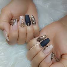 Como dijimos antes, que tus uñas sean cortas no significa que tengan que dejar de ser elegantes y aquí te mostramos ideas. Imagenes De Unas Sencillas Pero Elegantes Imagenes De Unas