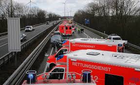 Doch auch magentatv sicherte sich exklusivrechte. Rettungshubschrauber Einsatz Nach A44 Unfall Bei Bad Wunnenberg Radio Hochstift