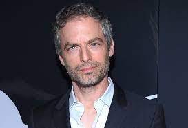 Justin Kirk Net Worth Salary Age Height Weight Bio Family Career