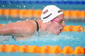 Australia's kaylee mckeown has become just the seventh swimmer in history to win the olympic. Emily Seebohm Snatches Historic 31st Short Course National Title