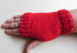 Start knitting until your scarf is the length that you like. Super Easy Knit Fingerless Gloves Allfreeknitting Com