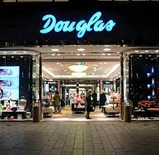 Douglas designs & manufactures secondary packaging equipment such as case & tray packers, shrink wrappers, cartoners & palletizers. Parfumerie Oder Drogerie Wie Douglas Den Lockdown Austrickst Welt