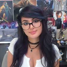 Lia (better known as sssniperwolf) is a youtube content creator with over 9.5 million subscribers across her two youtube channels. Pin On Sssniperwolf Cute766