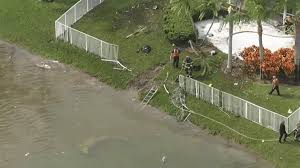 Crews responding to a plane crash in Coral Springs