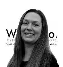 Lauren Tew's Instagram, Twitter & Facebook